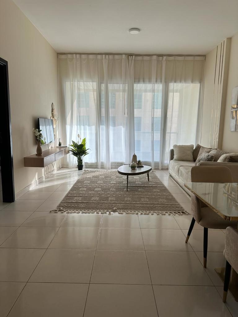 Lovely 1-Bedroom Apartment In The Heart Of Dubai Marina Extérieur photo