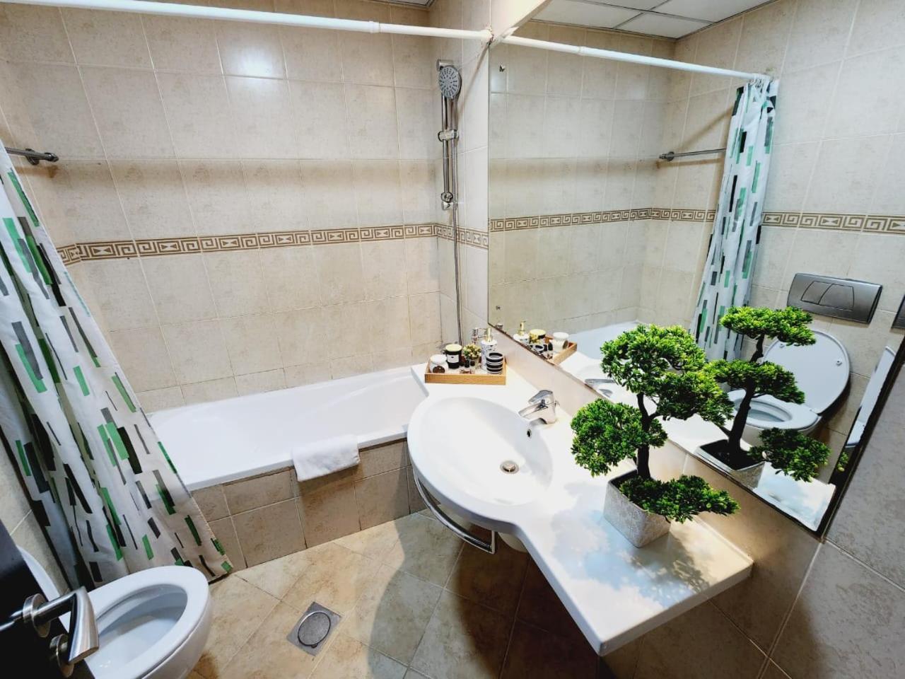 Lovely 1-Bedroom Apartment In The Heart Of Dubai Marina Extérieur photo